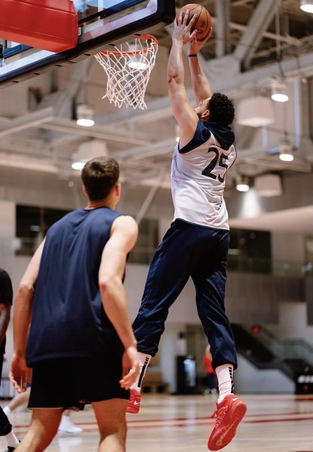 清晨洛杉矶快船备战国王杯,主帅复盘细节曝光,态度坚定,心理建设被强调的简单介绍 清晨洛杉矶快船备战国王杯,主帅复盘细节曝光,态度坚定,心理建设被强调的简单介绍