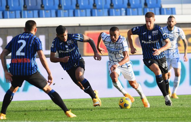 包含窗口期国际米兰远射贴柱——CBA季后赛节点到来，引发热议，身体对抗强度拉满的词条