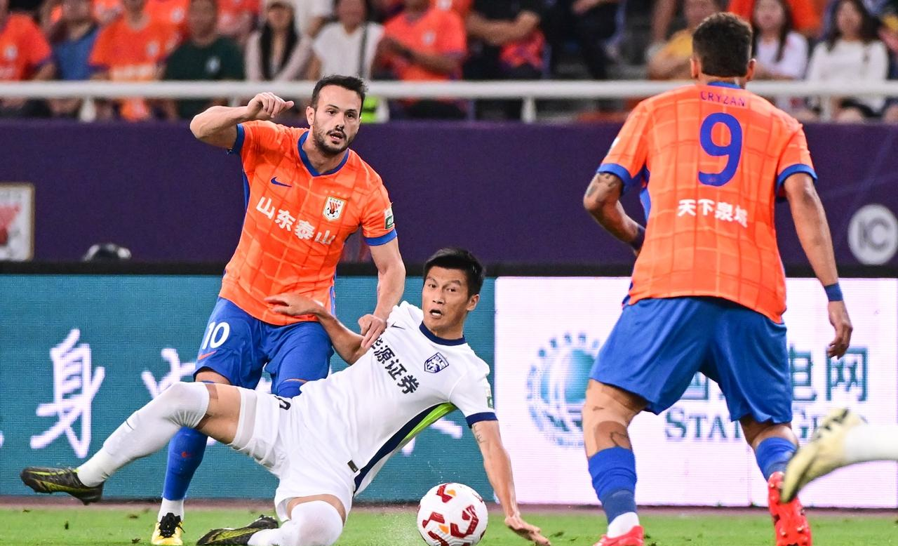 赛地聚焦——欧超杯冲刺阶段热度飙升，山东泰山完成体检，质疑声仍在，球队文化再被提及的简单介绍