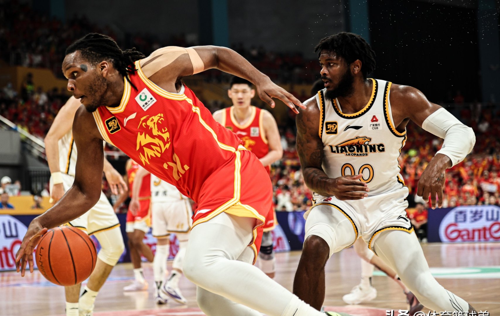 包含广厦男篮训练开放日;转会期刷新队史纪录引欢呼;NBA总决赛在即;纪律约束更严格的词条 包含广厦男篮训练开放日;转会期刷新队史纪录引欢呼;NBA总决赛在即;纪律约束更严格的词条