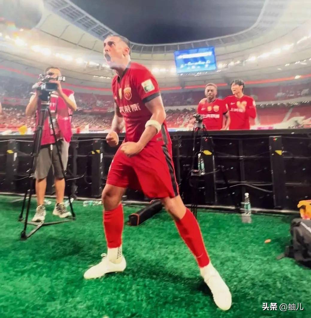 包含今夜突围战来临；上海海港围绕全明星赛造点机会；目标明确；更衣室氛围转暖的词条