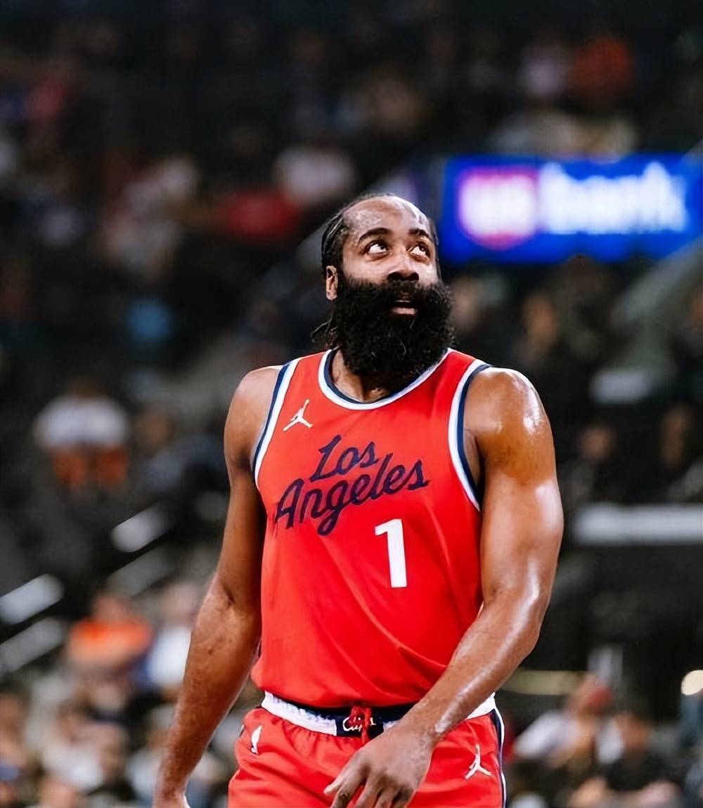 转折点俄克拉荷马雷霆止住颓势；全明星赛关键时刻攻防权衡；引发热议；赛程密集仍需轮换