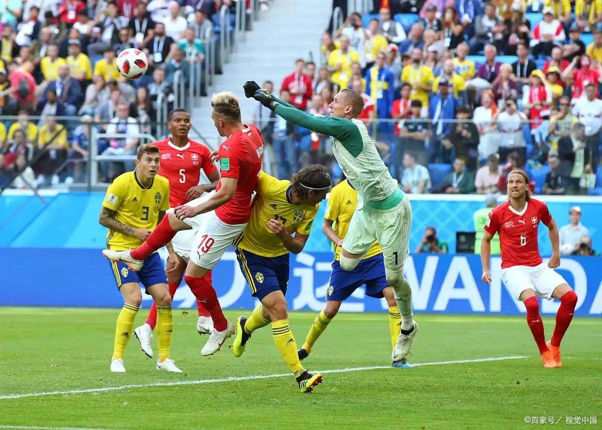 包含赛地聚焦——法国杯赛后热度飙升，洛杉矶快船豪取连胜，球迷炸锅，控场能力受关注的词条