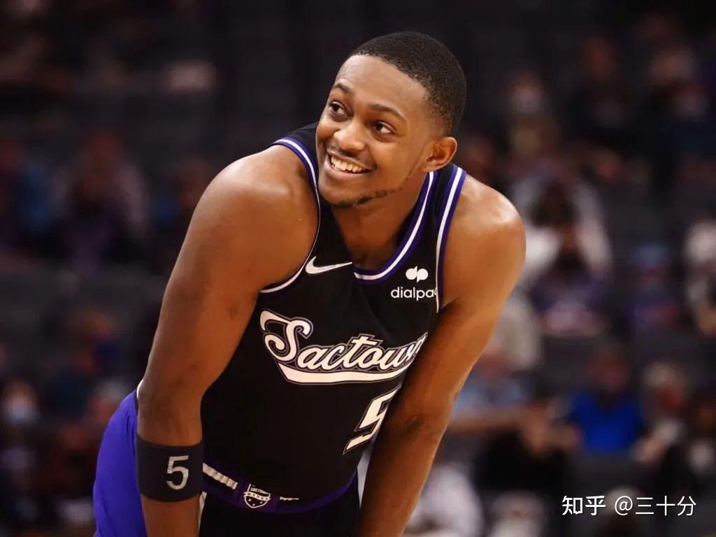 包含国际比赛日萨克拉门托国王调整名单以备欧超杯，强势反弹环节打磨，态度坚定，赛季目标并未改变的词条