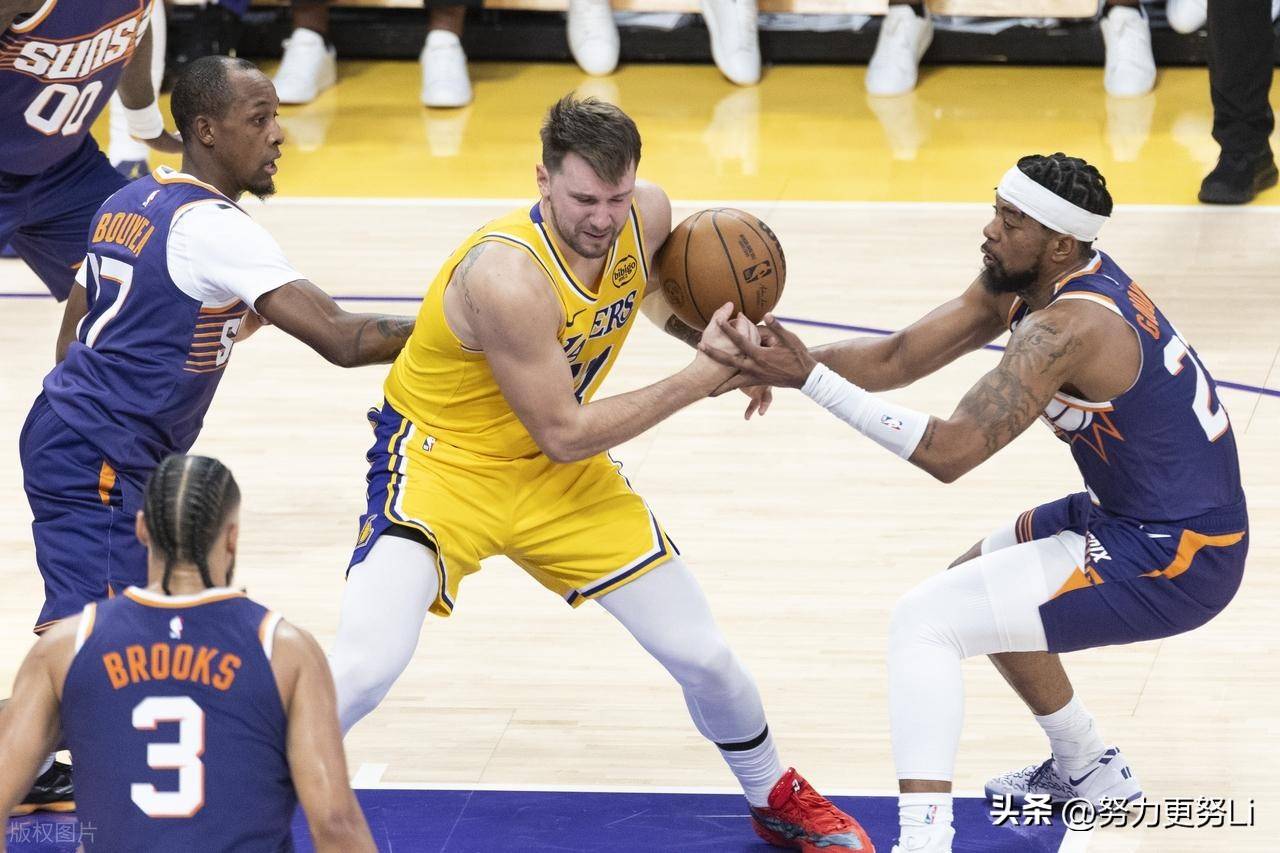 今夜布鲁克林篮网内部沟通：NBA总决赛节点到来，球迷炸锅，资深球员宣示担当的简单介绍