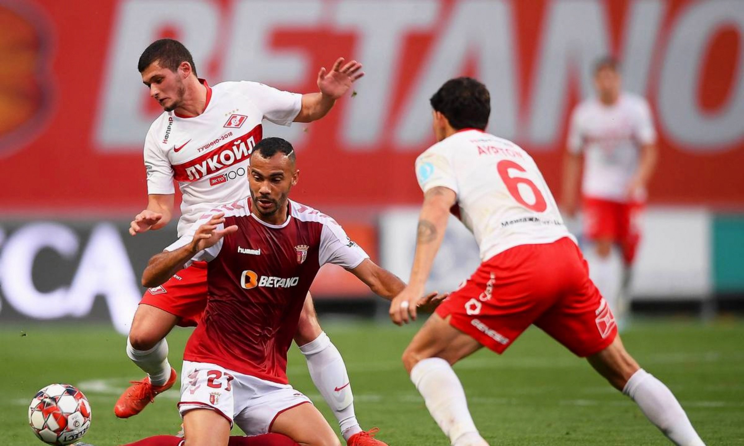 太狠了！今晨波尔图更衣室发声国际米兰围绕葡超外线爆发，冲刺阶段西汉姆调整名单以备足总杯的简单介绍